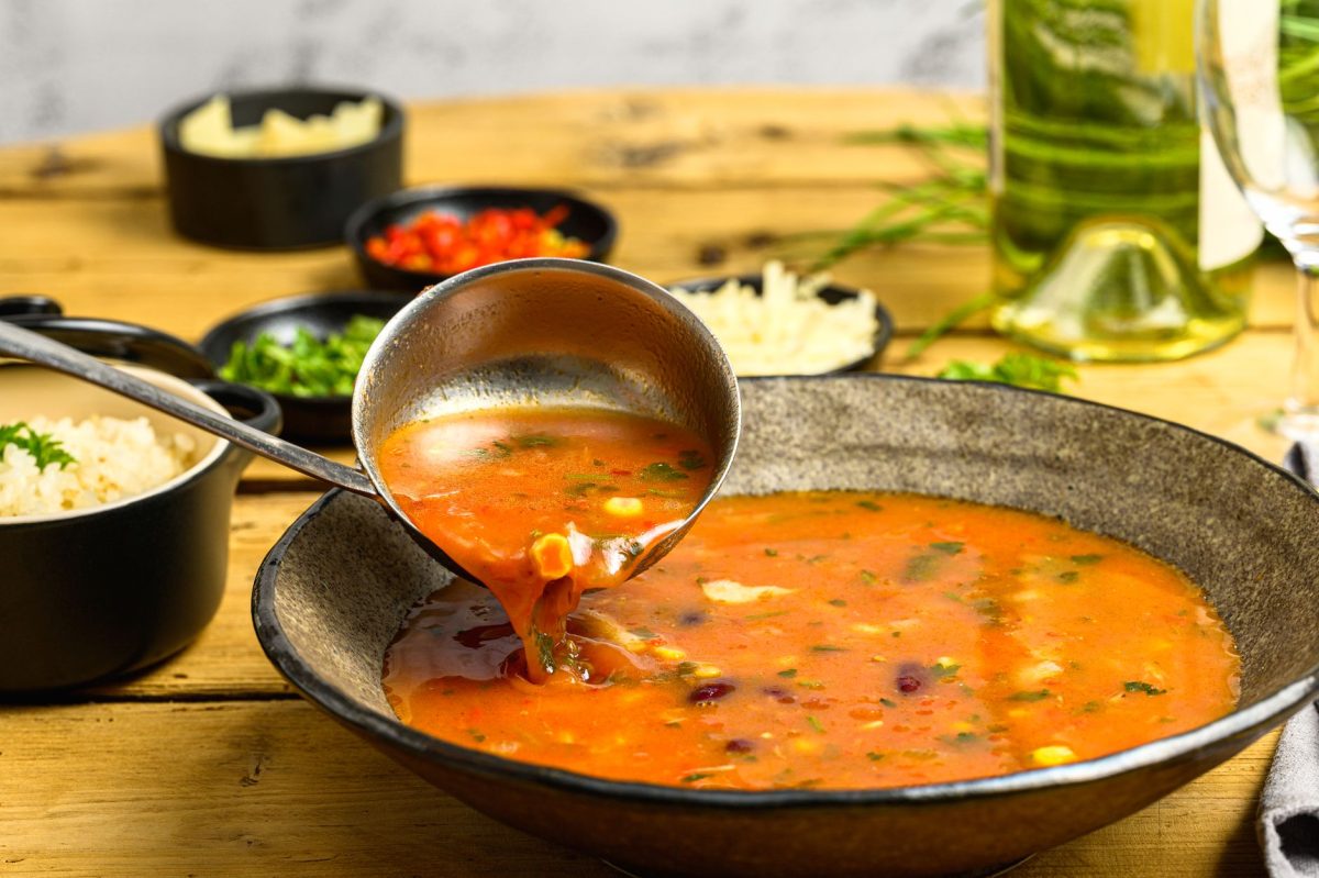 Rustic Tomato & White Bean Soup