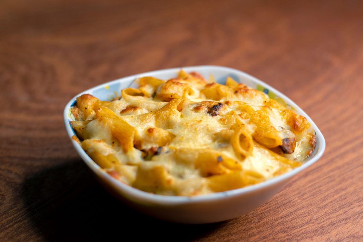 Smoky Gouda & Roasted Garlic Mac and Cheese